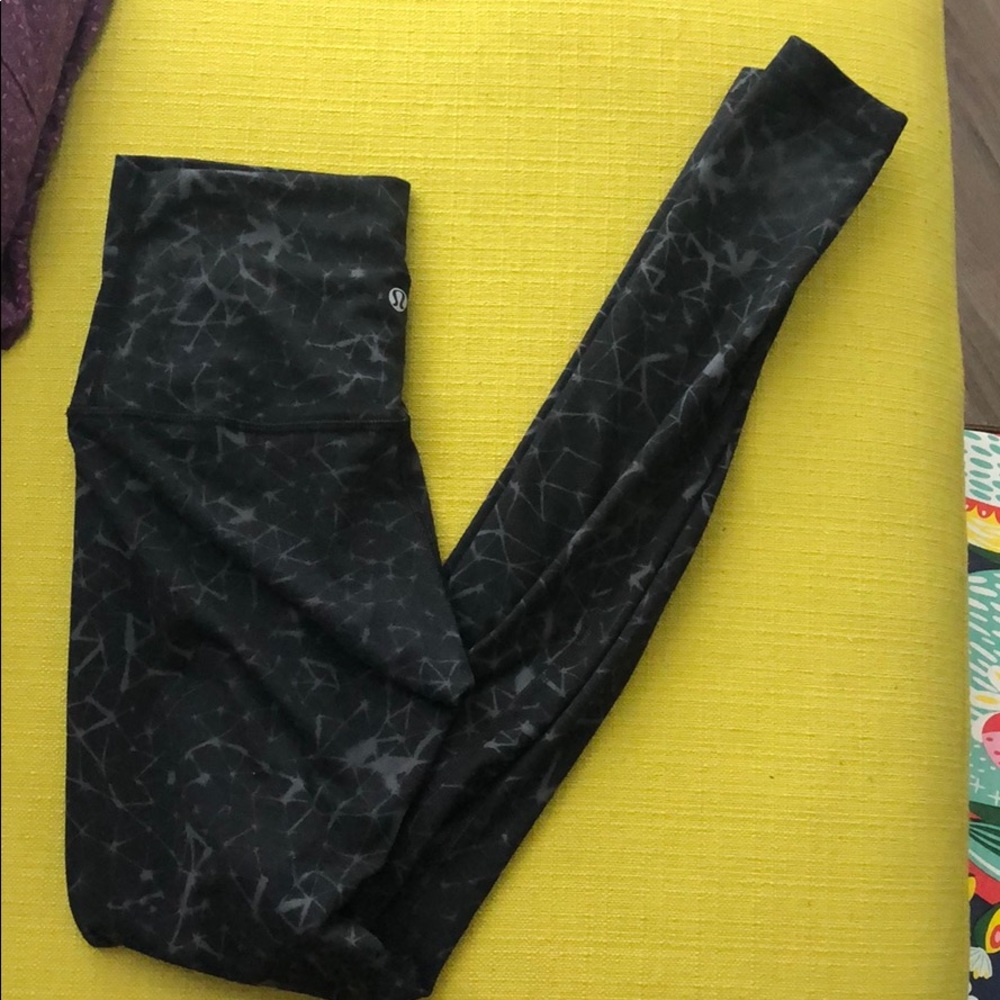 Lululemon Size 4 WanderUnder High Waisted leggings